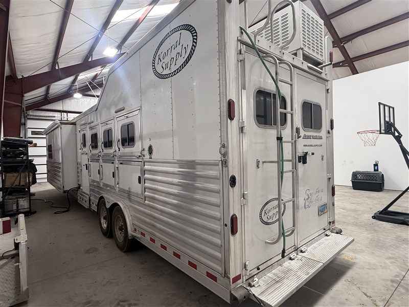 Trailer Photo 10