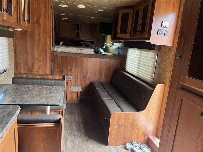 Trailer Photo 8