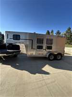 2003 2 horse Cherokee Chief Plus