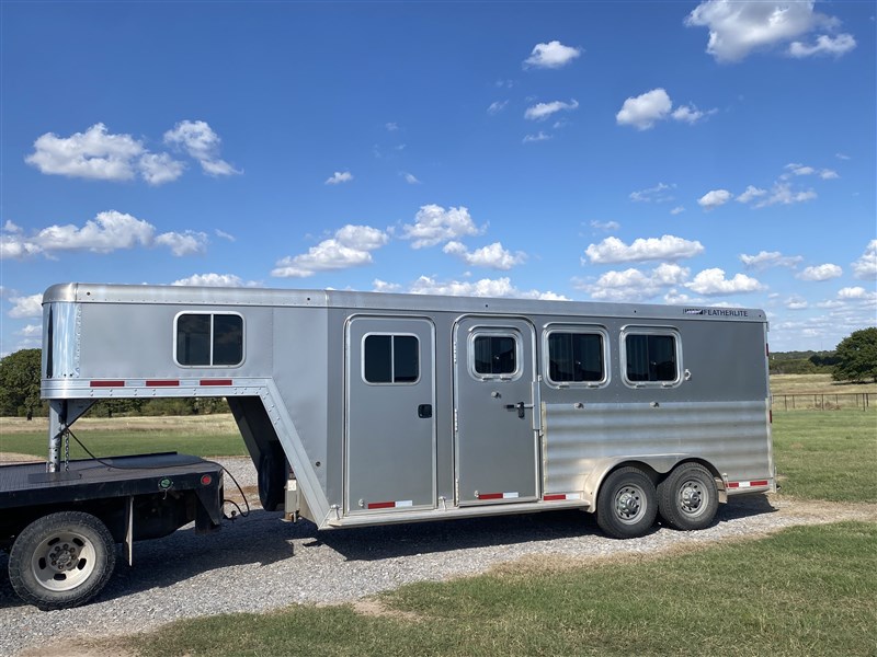 2016  Featherlite