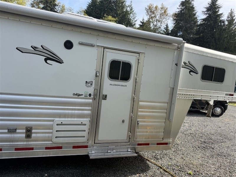 2022 Platinum Coach coach