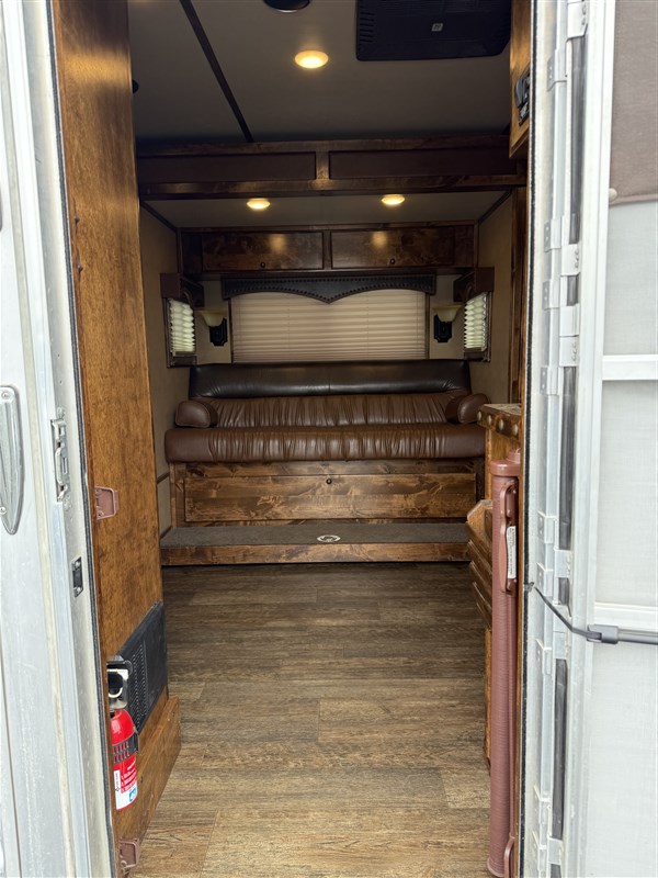 Trailer Photo 22