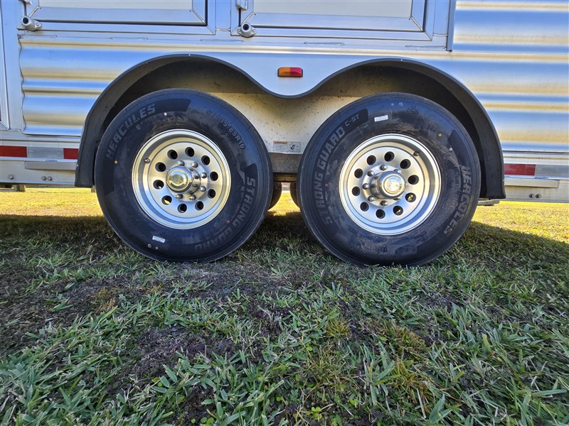 Trailer Photo 12