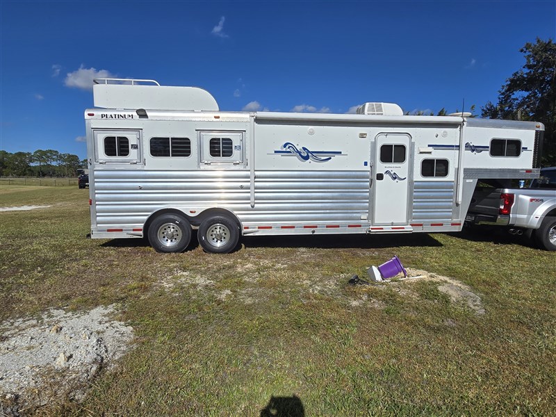 Trailer Photo 15