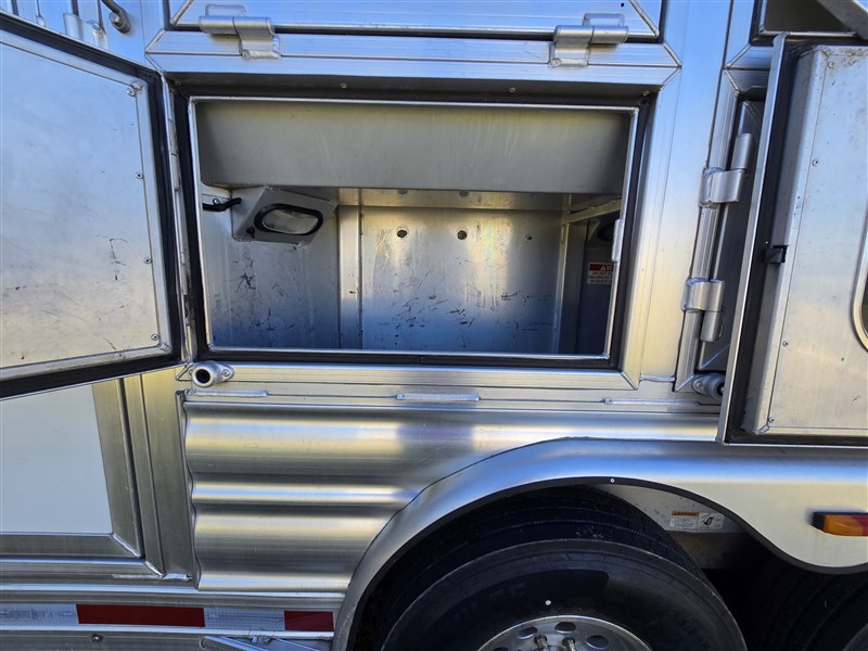 Trailer Photo 10