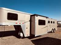 2019 3 horse Lakota LQ