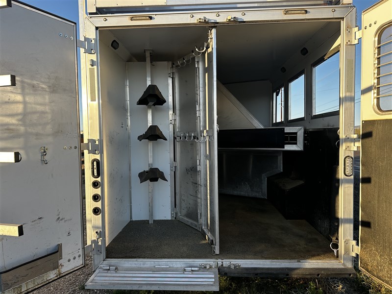 Trailer Photo 11