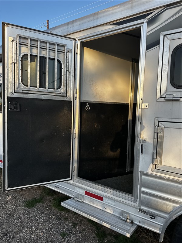 Trailer Photo 13