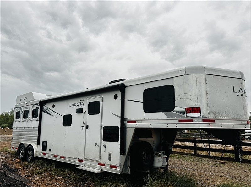 Trailer Photo 3
