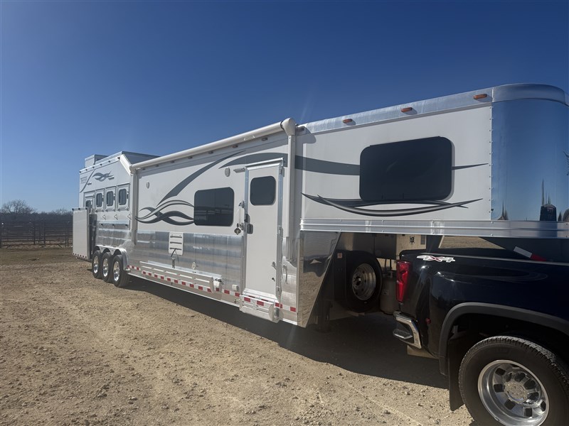 Trailer Photo 2