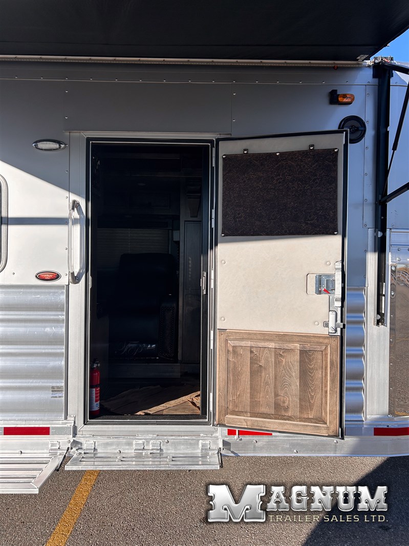 Trailer Photo 13