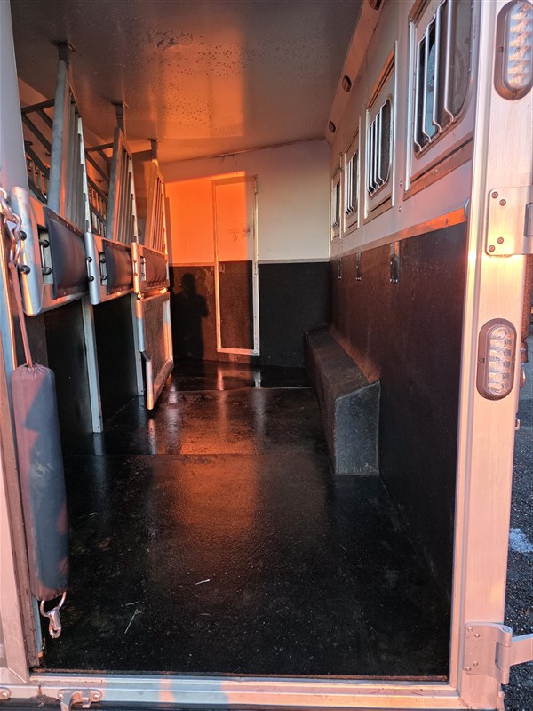 Trailer Photo 9