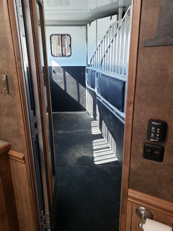 Trailer Photo 30