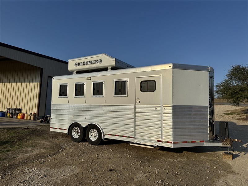 Trailer Photo 3