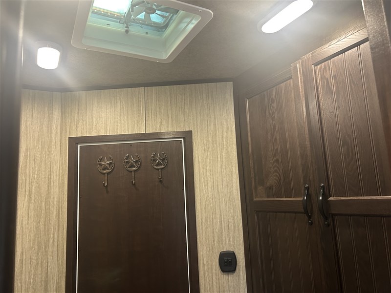Trailer Photo 23