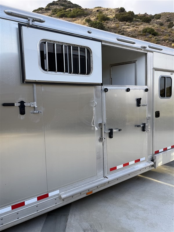 Trailer Photo 8