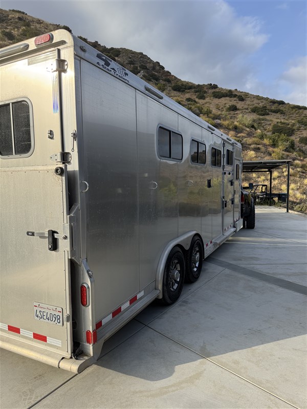 Trailer Photo 4