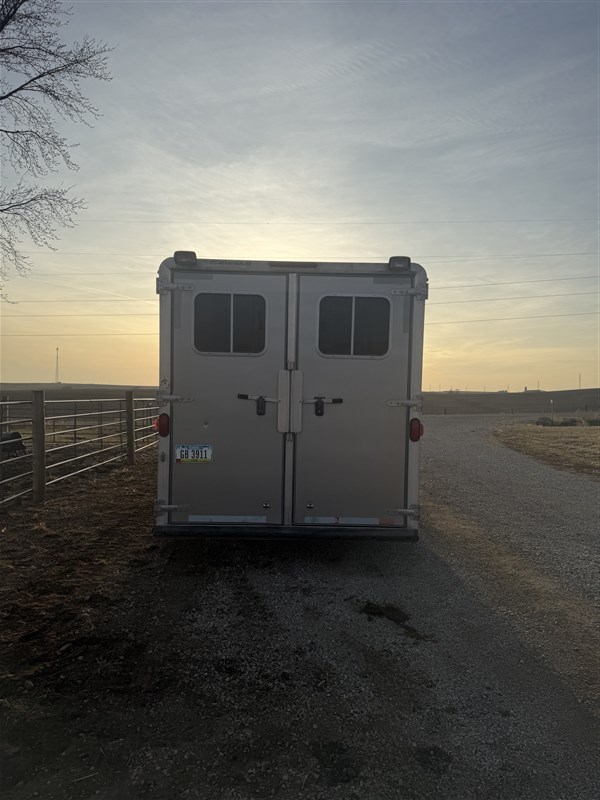 2004 Featherlite 4 horse