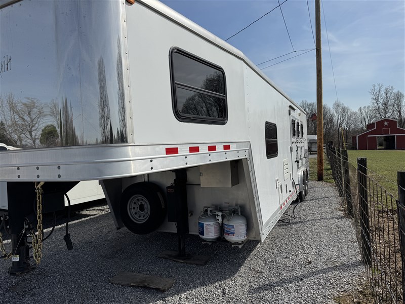 2011 Kiefer Built genesis 8093xl
