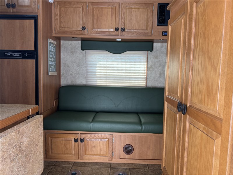 2011 Kiefer Built genesis 8093xl