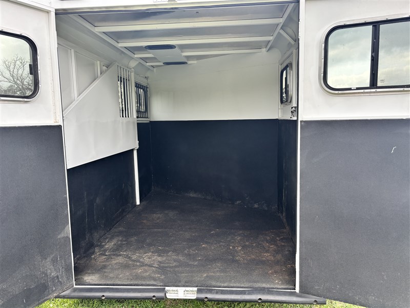 Trailer Photo 10