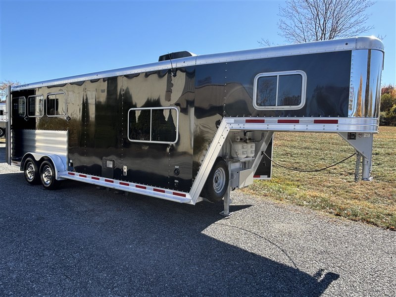 2016 Featherlite 8541-703h-std