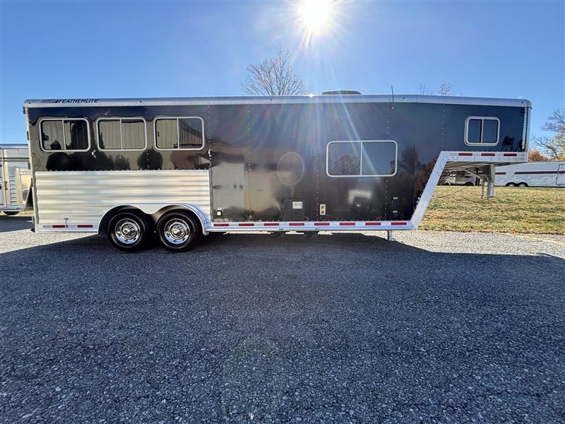 2016 Featherlite 8541-703h-std