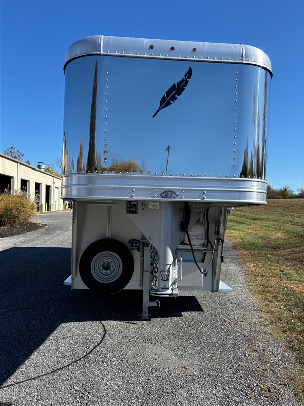 2016 Featherlite 8541-703h-std