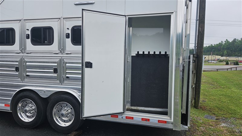 Trailer Photo 7
