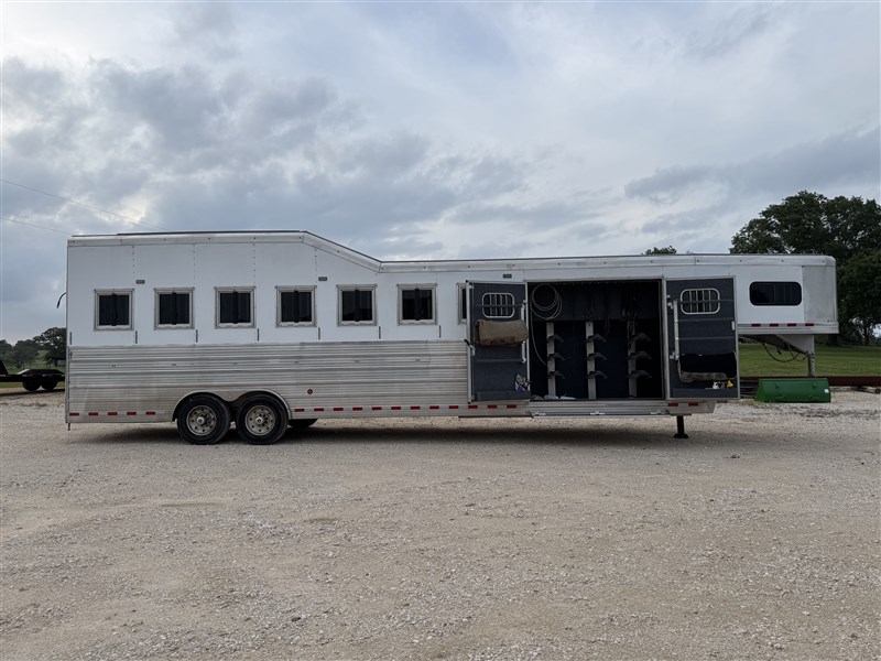 2023 Bloomer 7 horse