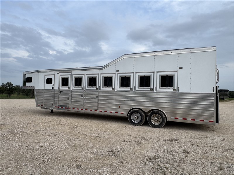 2023 Bloomer 7 horse