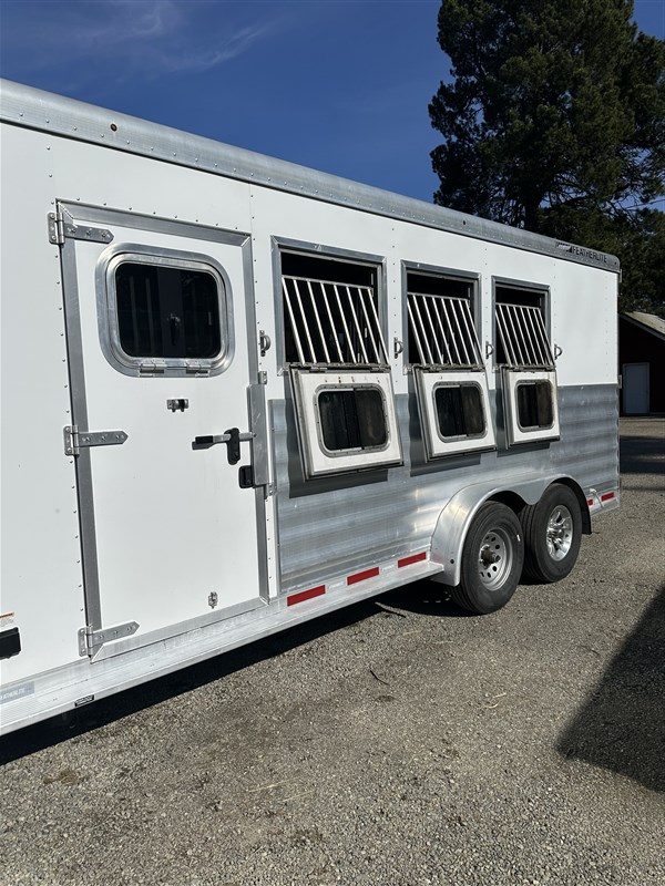 Trailer Photo 18