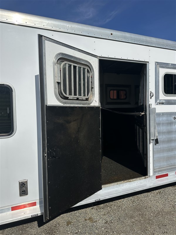 Trailer Photo 16