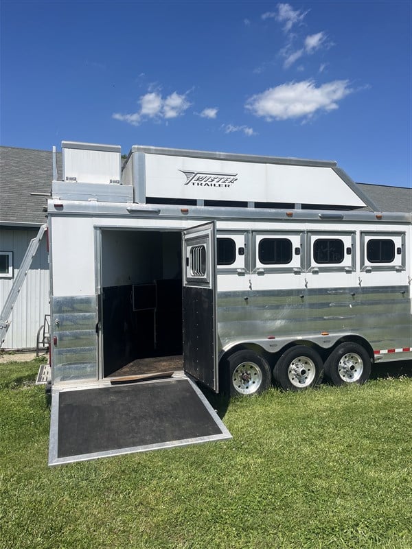 2022 Twister Trailer 5 horse slide/ huge hay loft