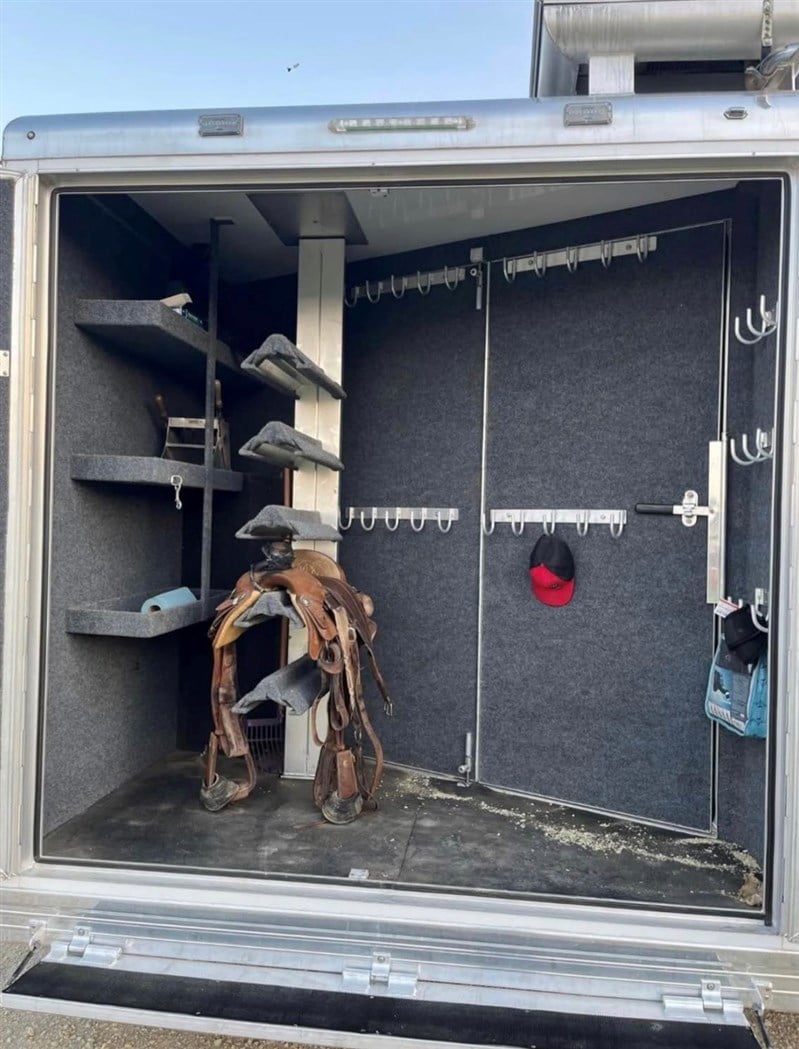2020 Bloomer 5h 17'6 sw slide out with new diesel generator