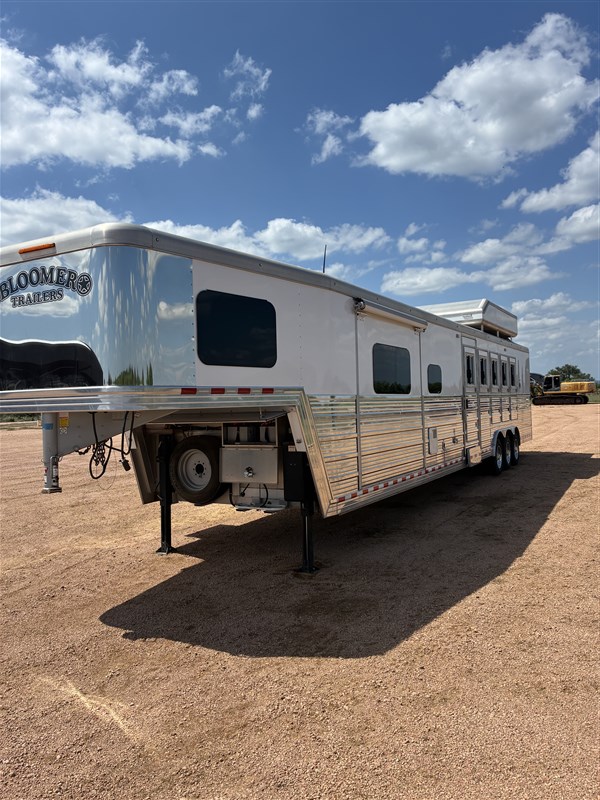 Trailer Photo 16