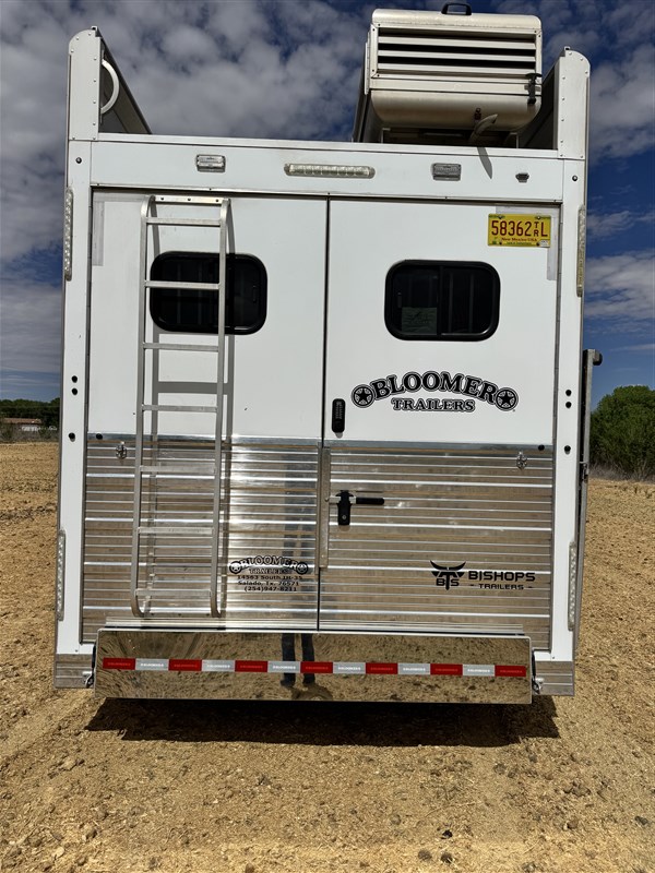Trailer Photo 26