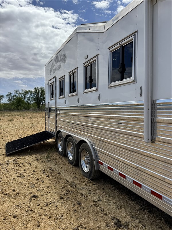 Trailer Photo 15