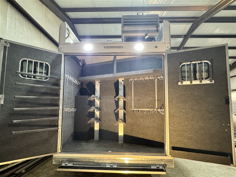 Trailer Photo 28
