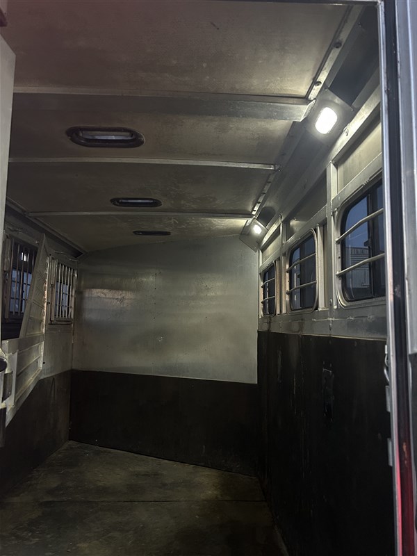 Trailer Photo 18