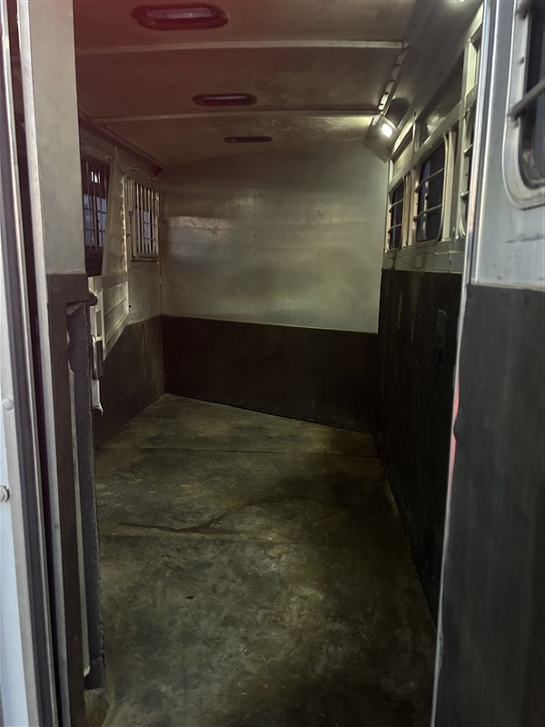 Trailer Photo 19