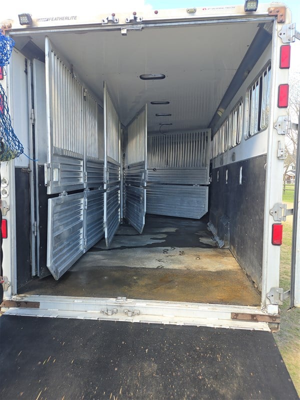 Trailer Photo 11