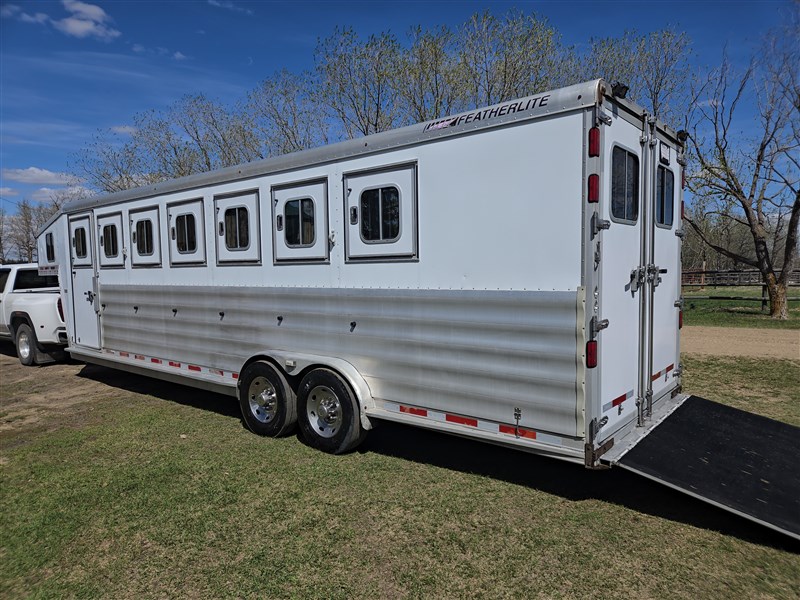 2012&nbsp; Featherlite