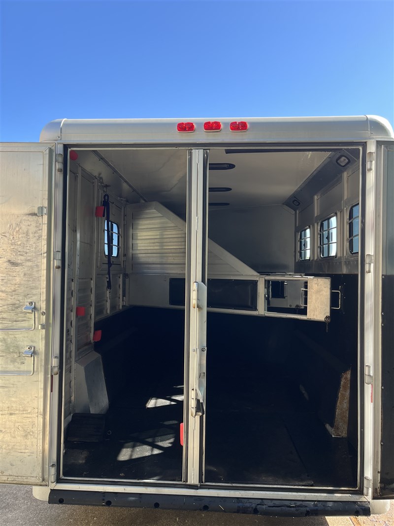 Trailer Photo 8