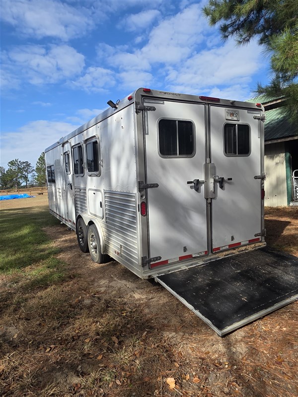 2006 Featherlite 8581