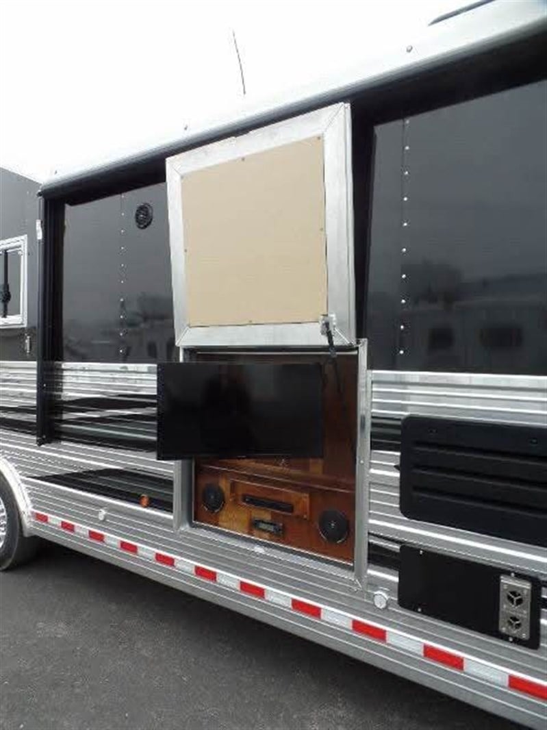 2017 Bloomer 4h lq 18' shortwall outlaw conversions