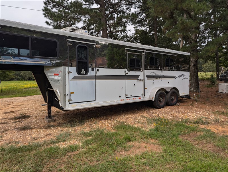 Trailer Photo 10