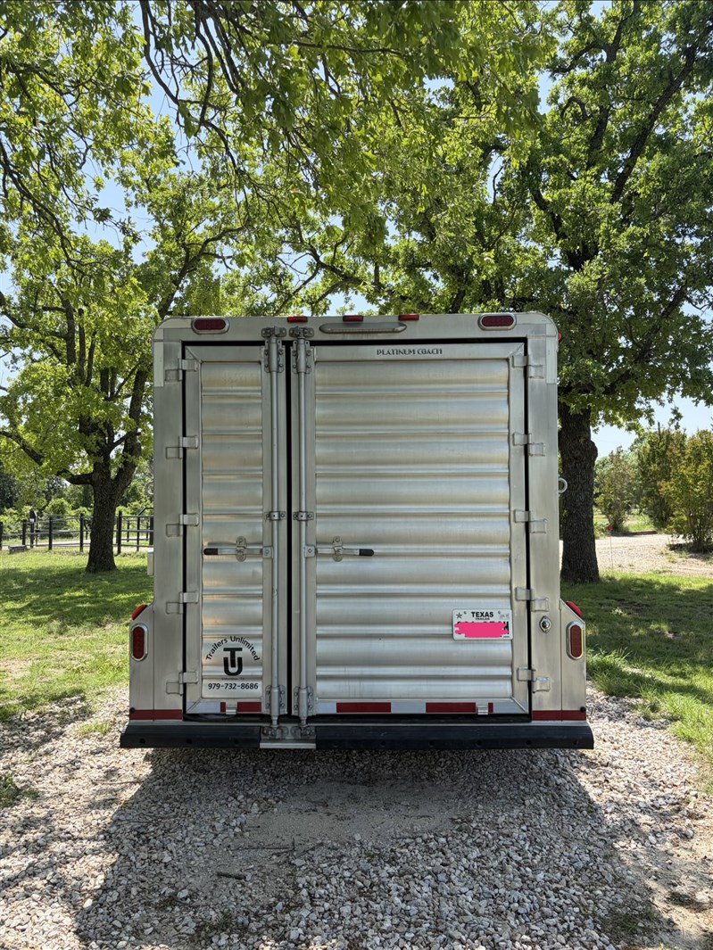 Trailer Photo 8
