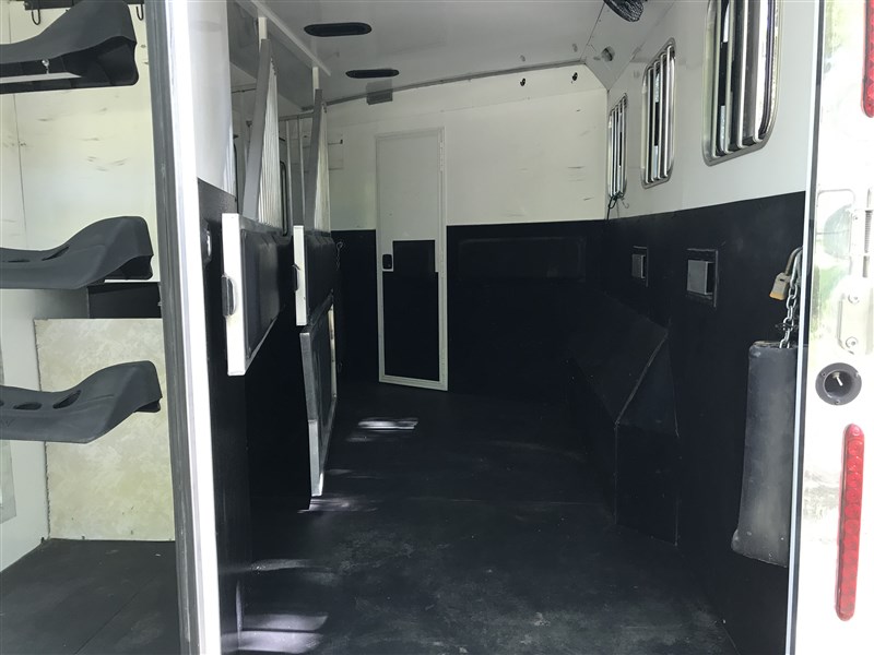 Trailer Photo 14