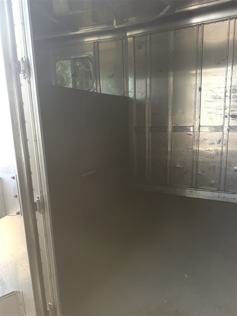 Trailer Photo 13